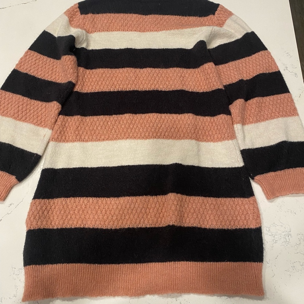 H& M little girls sweater